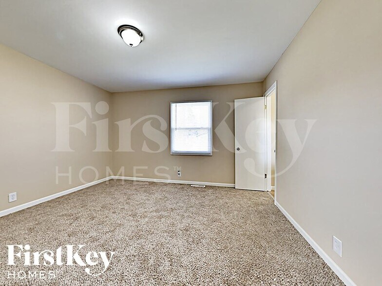 Building Photo - 8920 Woody Trail