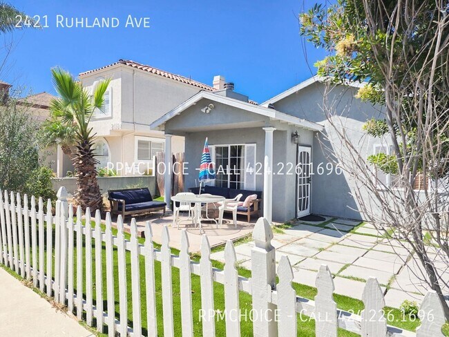 Building Photo - 2421 Ruhland Ave