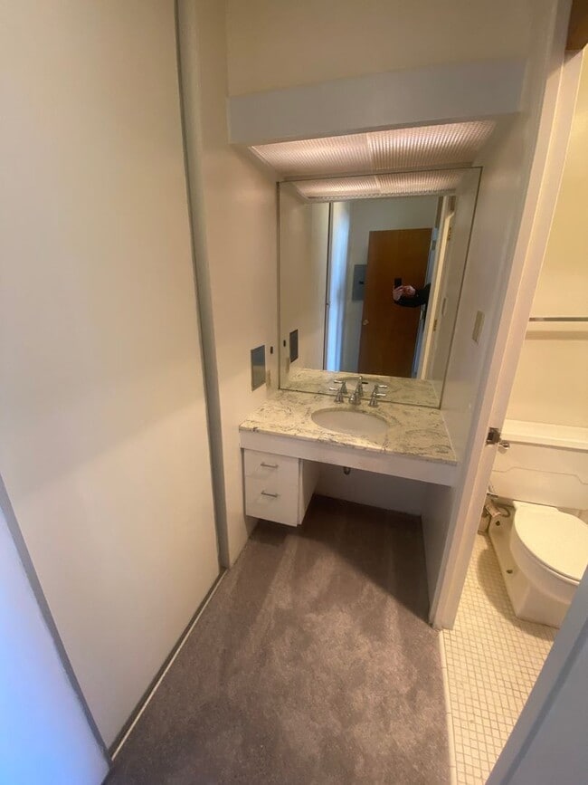 Building Photo - Artisan Towers Apartment for rent - 7th floor - Updated