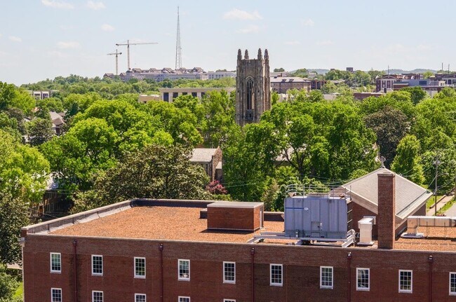 Building Photo - Spectacular space in Nashville's premier condo high-rise