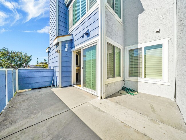 Building Photo - Prime San Clemente 3 Bedroom / 2.5 Bathroo...