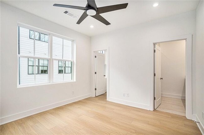 Building Photo - 1825 Gotham Ln NE
