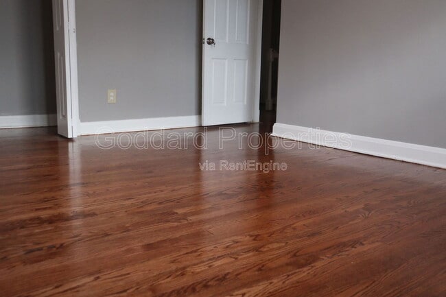 Building Photo - 5916 Northwood Dr