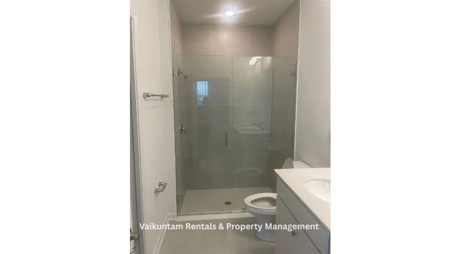Building Photo - 563 Cherry Elm Dr