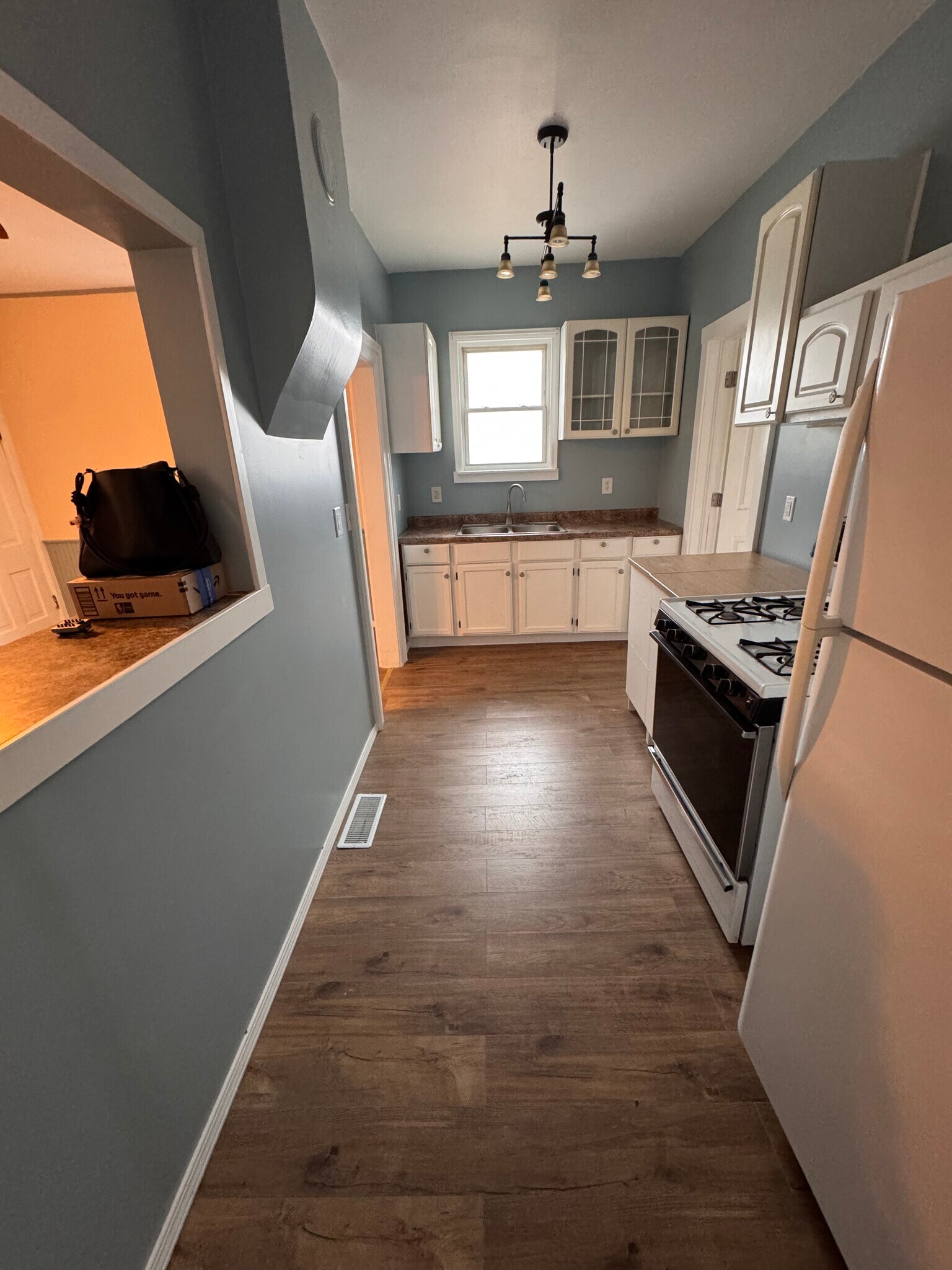 Kitchen - 709 E Centerway