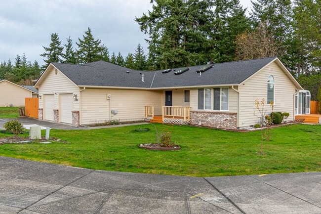 Building Photo - 3 Bedroom 2 Bathroom Home Near Fort Nugent Park!