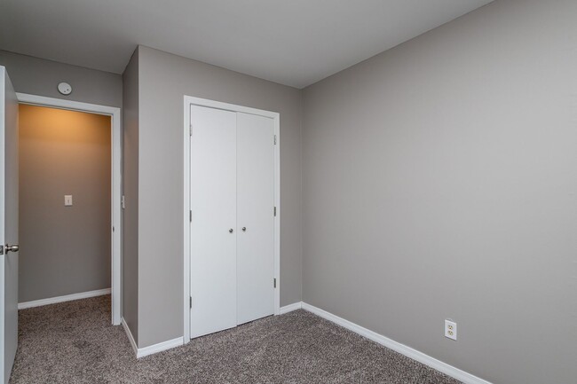 Building Photo - 4300-4302 Mount Carmel Lane