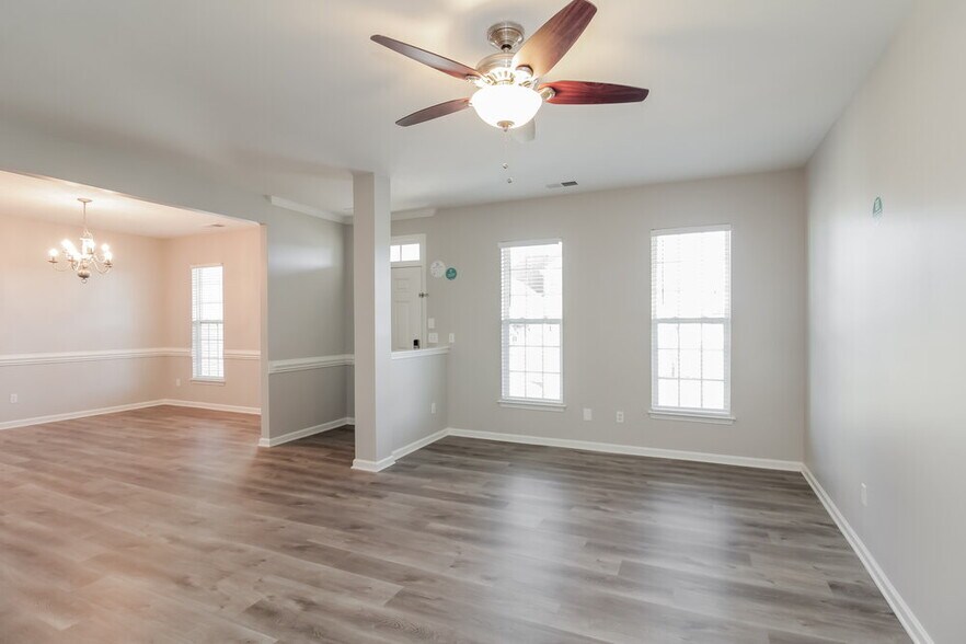 Building Photo - 13036 Neely Glen Dr