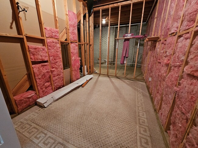 Building Photo - 602 Mockingbird Way