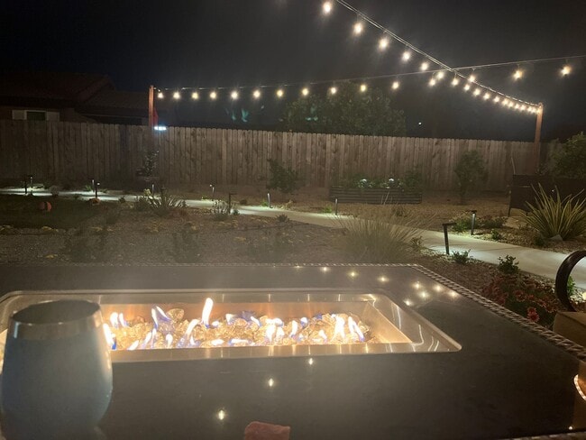 Building Photo - Karin's Kottage-New 2 Bedroom/2 Bath Furnished or Unfurnished Oasis for Lease