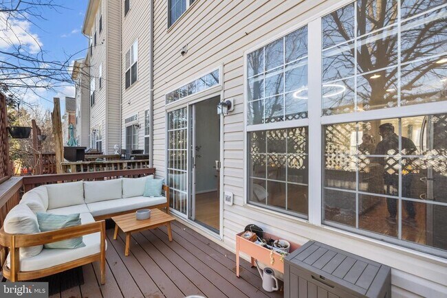 Building Photo - 381 Livermore Ln