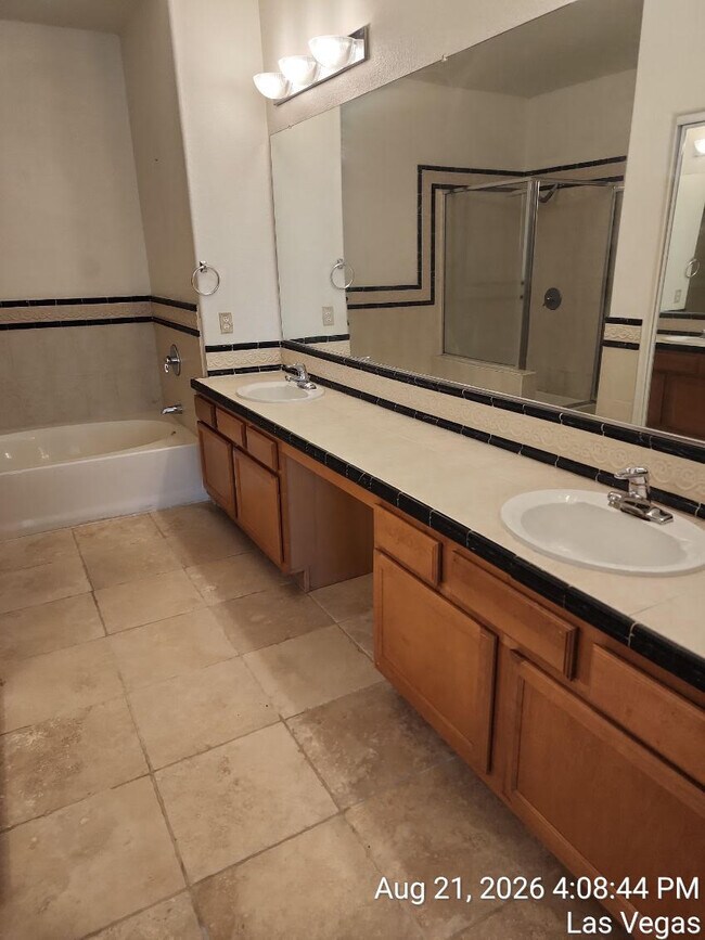 Building Photo - 664 Peachy Canyon Cir