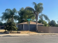 Building Photo - 15 E San Joaquin St