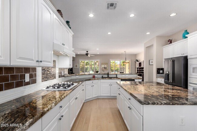 Building Photo - 12835 W Chapala Ct