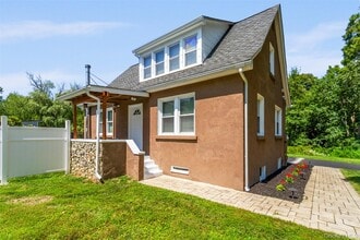 Building Photo - 141 Dixon Rd