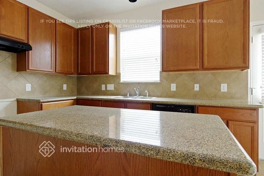 Building Photo - 5806 Le Carpe Plantation Ct