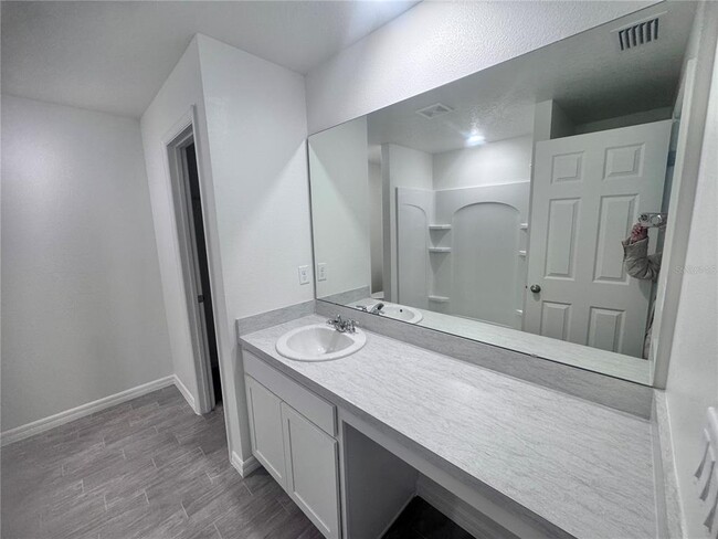 Building Photo - 76 Pine Cir Dr