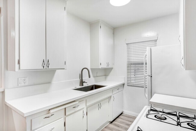 Building Photo - Ramona Apartments