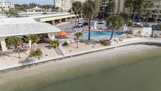 Building Photo - 4775 Cove Cir