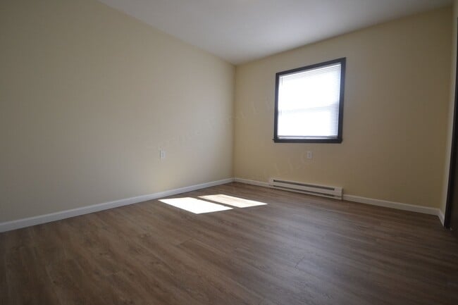 Building Photo - Cross Timbers Apartment