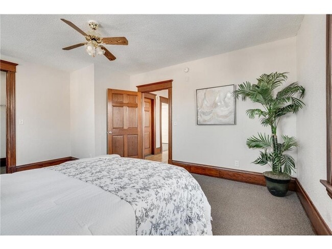 Building Photo - Available NOW!!  3 Bedroom Upper Level Dup...