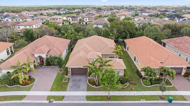 Building Photo - 9368 Cantal Cir E