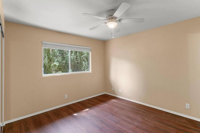 Building Photo - 39220 San Francisquito Canyon Rd