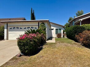 Building Photo - Lovely 3 bedroom single level home in Miss...