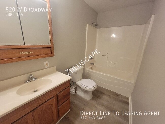 Building Photo - 820 W Broadway-