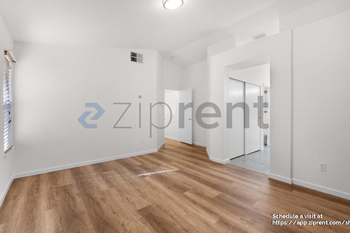 Building Photo - 8361 Delicato Way