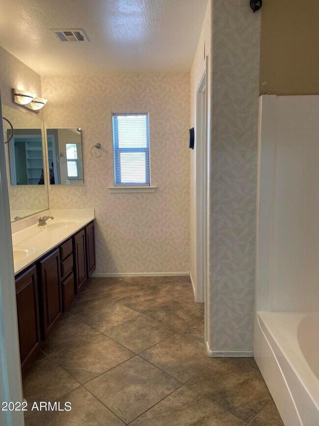 Building Photo - 2792 S Arroyo Ln
