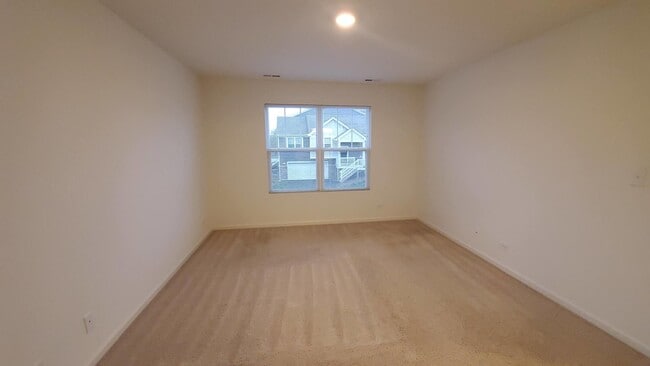 Building Photo - 192 Goldenrod Dr