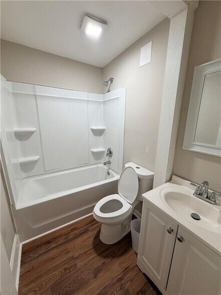 Building Photo - 10 Rockmart Dr SW