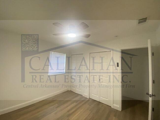 Building Photo - Southwest LR 4 Bedroom Home