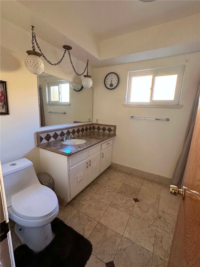 Building Photo - 17458 Fontlee Ln