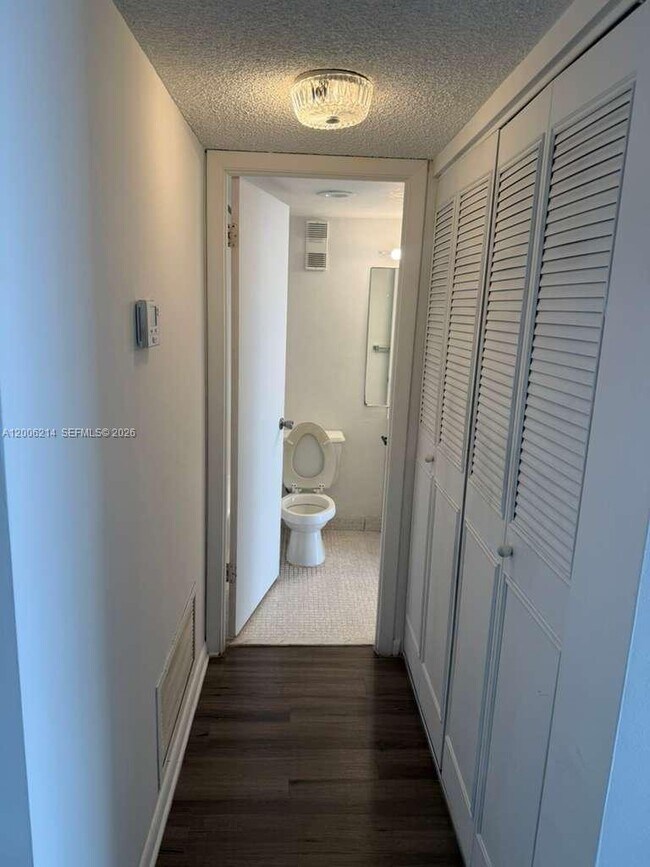 Building Photo - 1200 NE Miami Gardens Dr