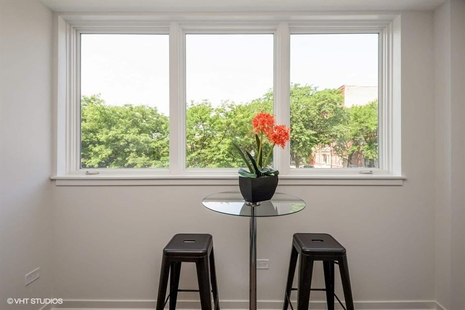 Building Photo - 1323 N Wells St