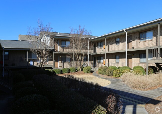 Primary Photo - Center Court Apartments