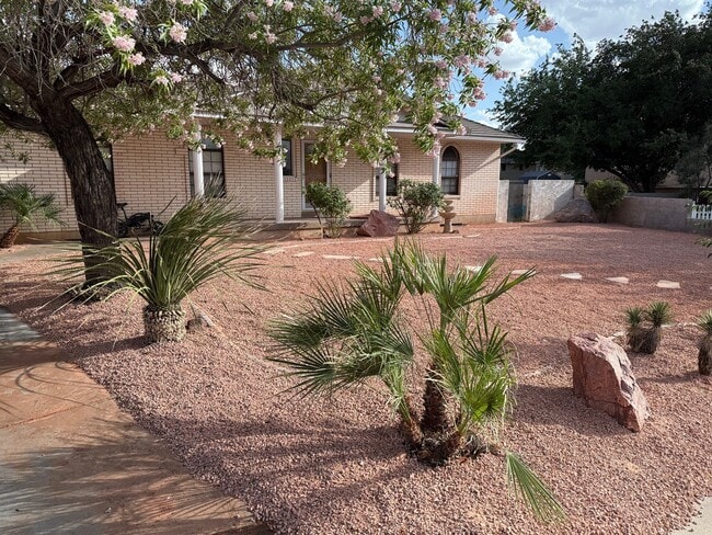 Primary Photo - 1321 Southwind Dr