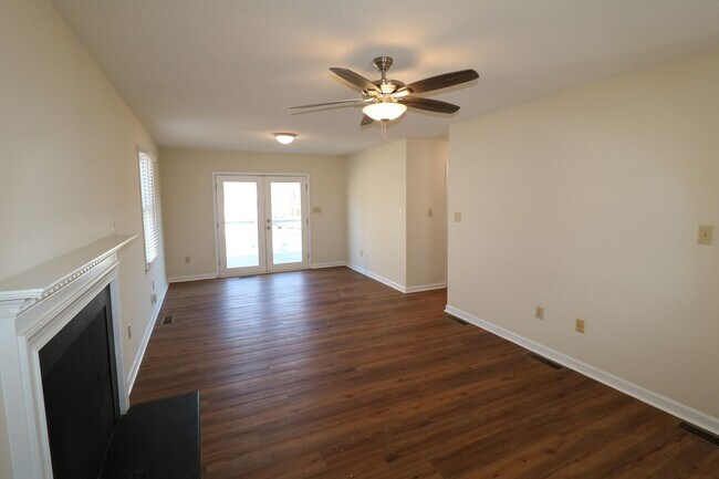 Building Photo - 1517 Bethesda Woods Ln