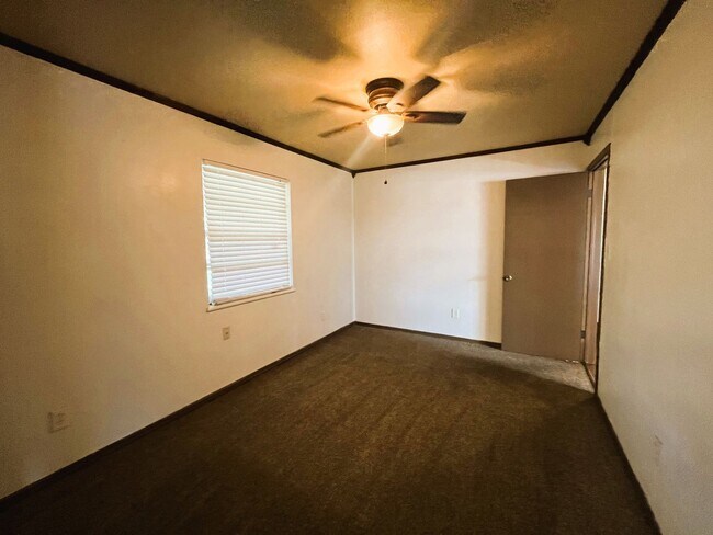 Building Photo - 2117-Sw77 SW 77th Pl