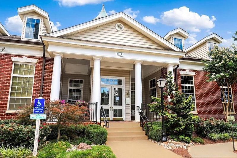 Building Photo - 1580 Spring Gate Dr