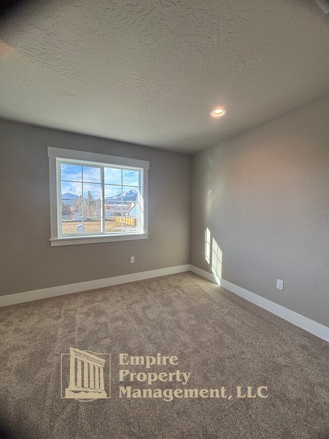 Building Photo - 1650 Irvine Wy