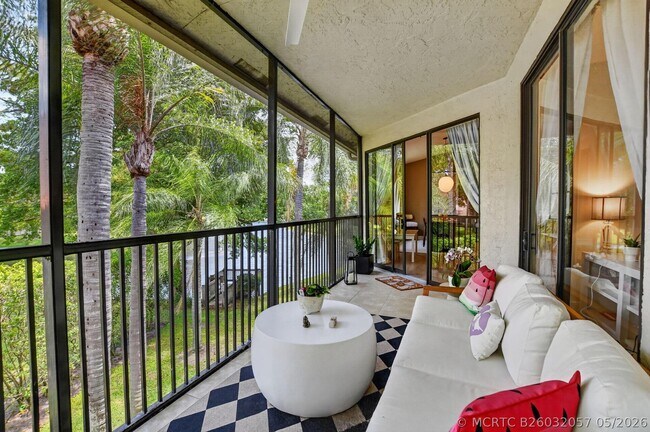 Building Photo - 5801 Coach House Cir