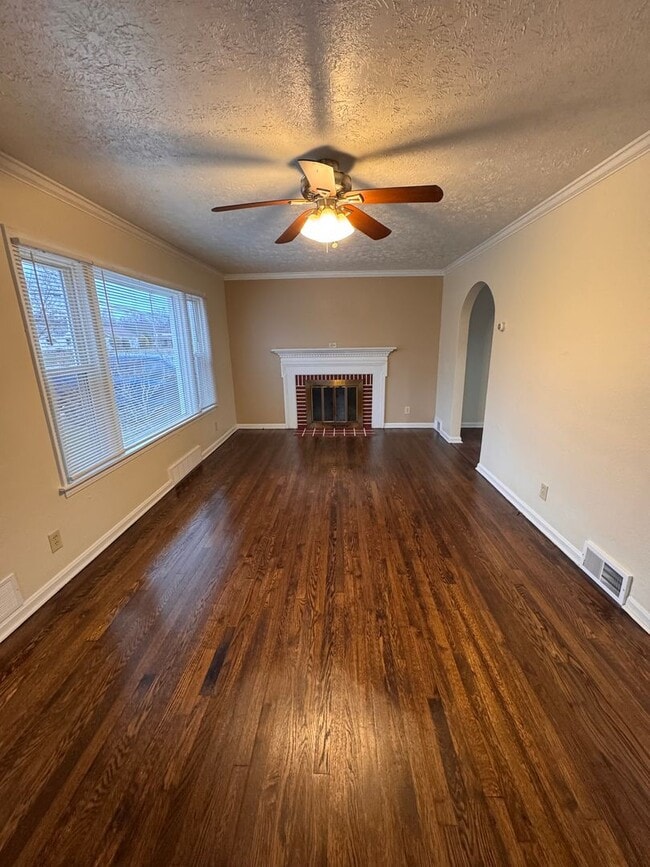 Building Photo - 631 Churchill Rd