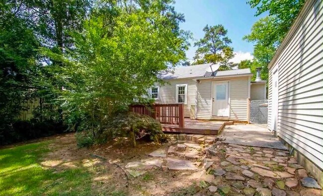 Building Photo - 6613 Westover-