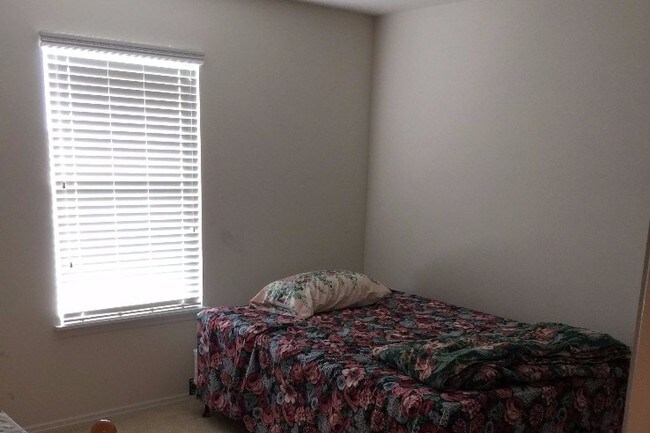 Building Photo - 1350 Parkview Estates Dr