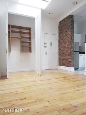 Building Photo - 35 Bedford St