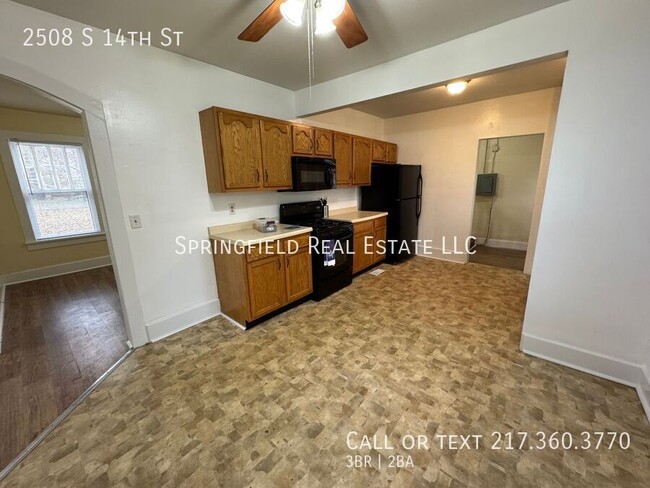 Building Photo - Spacious 3 Bed, 2 Bath Home with Balcony a...