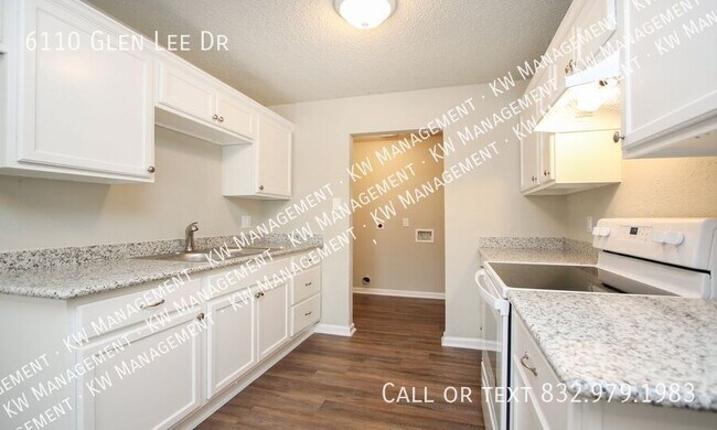 Building Photo - 6110 Glen Lee Dr